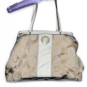 Coach Carryall Signature Tote Bag Purse Tan Boho Casual